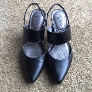 Life Stride Sonya Kitten Heels size 7